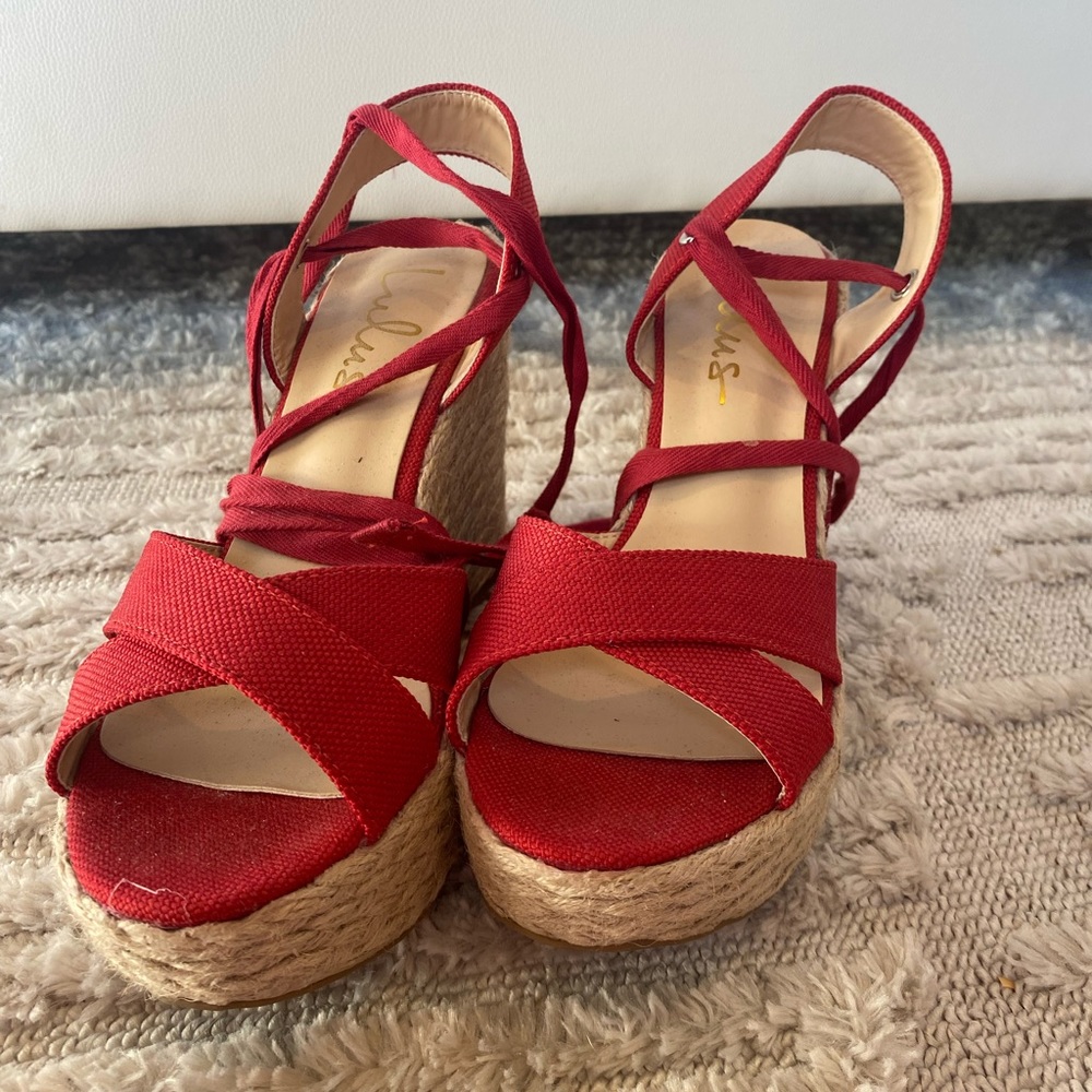 LULUS RED WEDGES!!!❤️❤️ size 6.5 super cute for game days!!